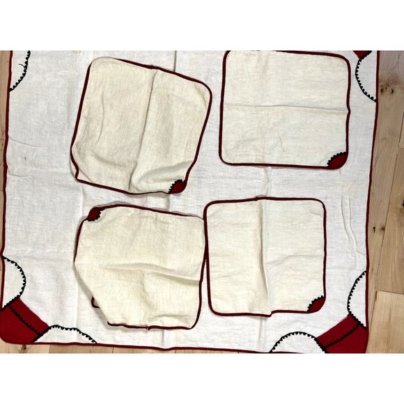 Vintage Pocket Corner Tablecloth - Picture 4 of 5